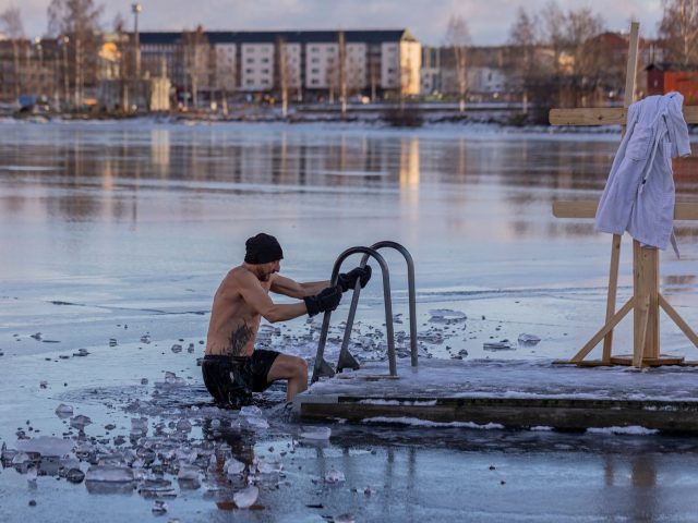 Normatec ou bain de glace : choisir pour la récupération